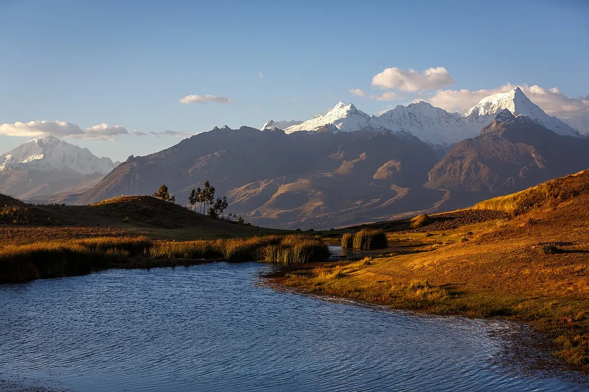 Huaraz and Cordillera Blanca landscape